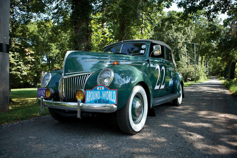  Ford V8 DeLuxe Convertible Sedan 1939 года  (фото 9 из 21)